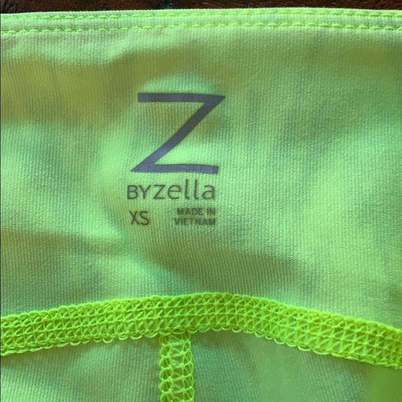 High-Waisted Crop Leggings - Picture 3 of 3